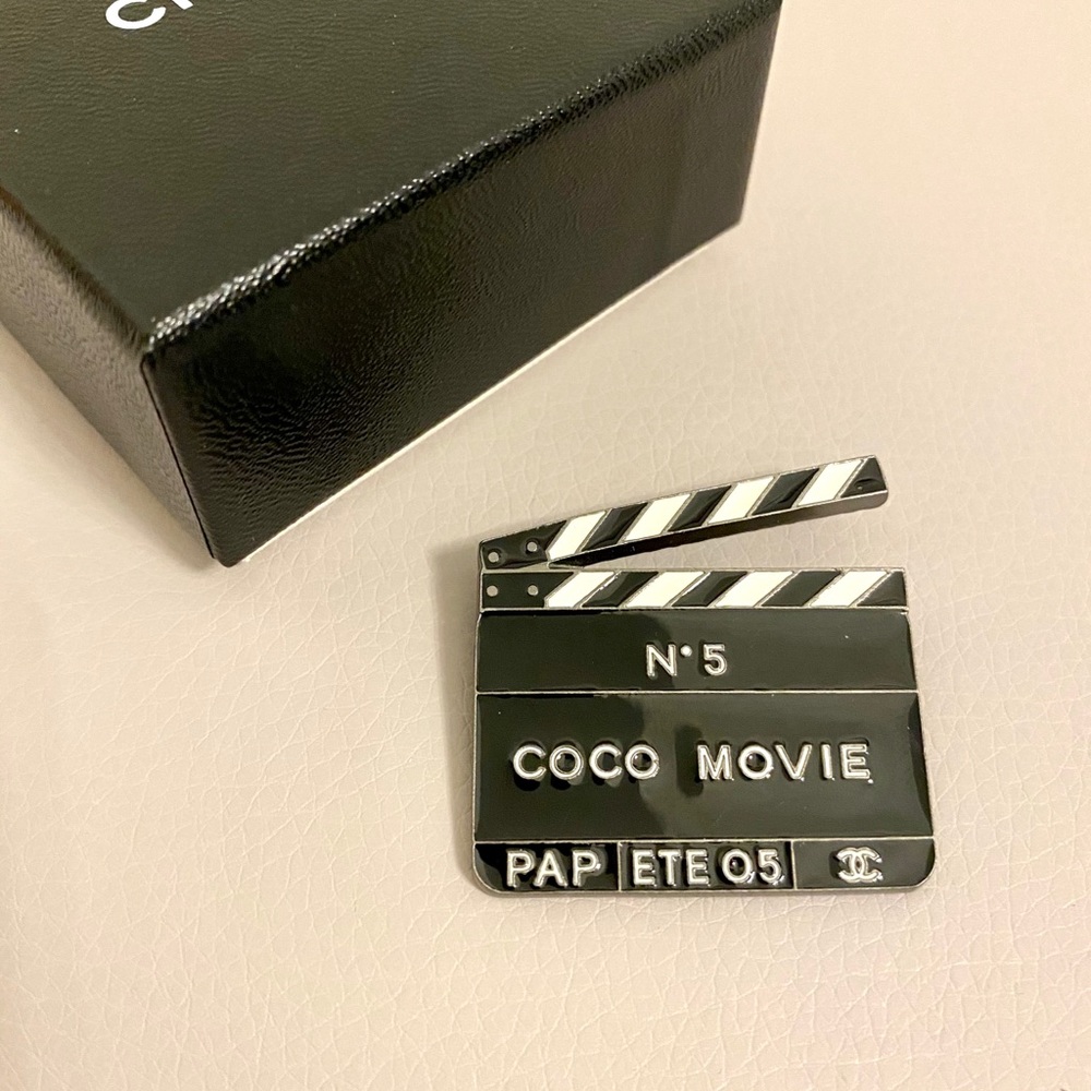 Authentic Chanel brooch - Picture 2 of 7